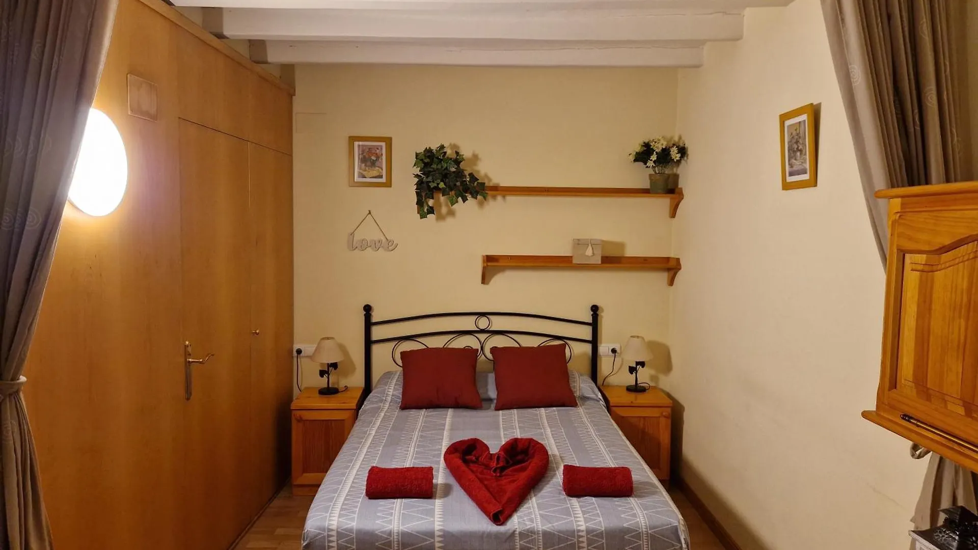 Niuet D'Amor Camprodon 0*,  Spain